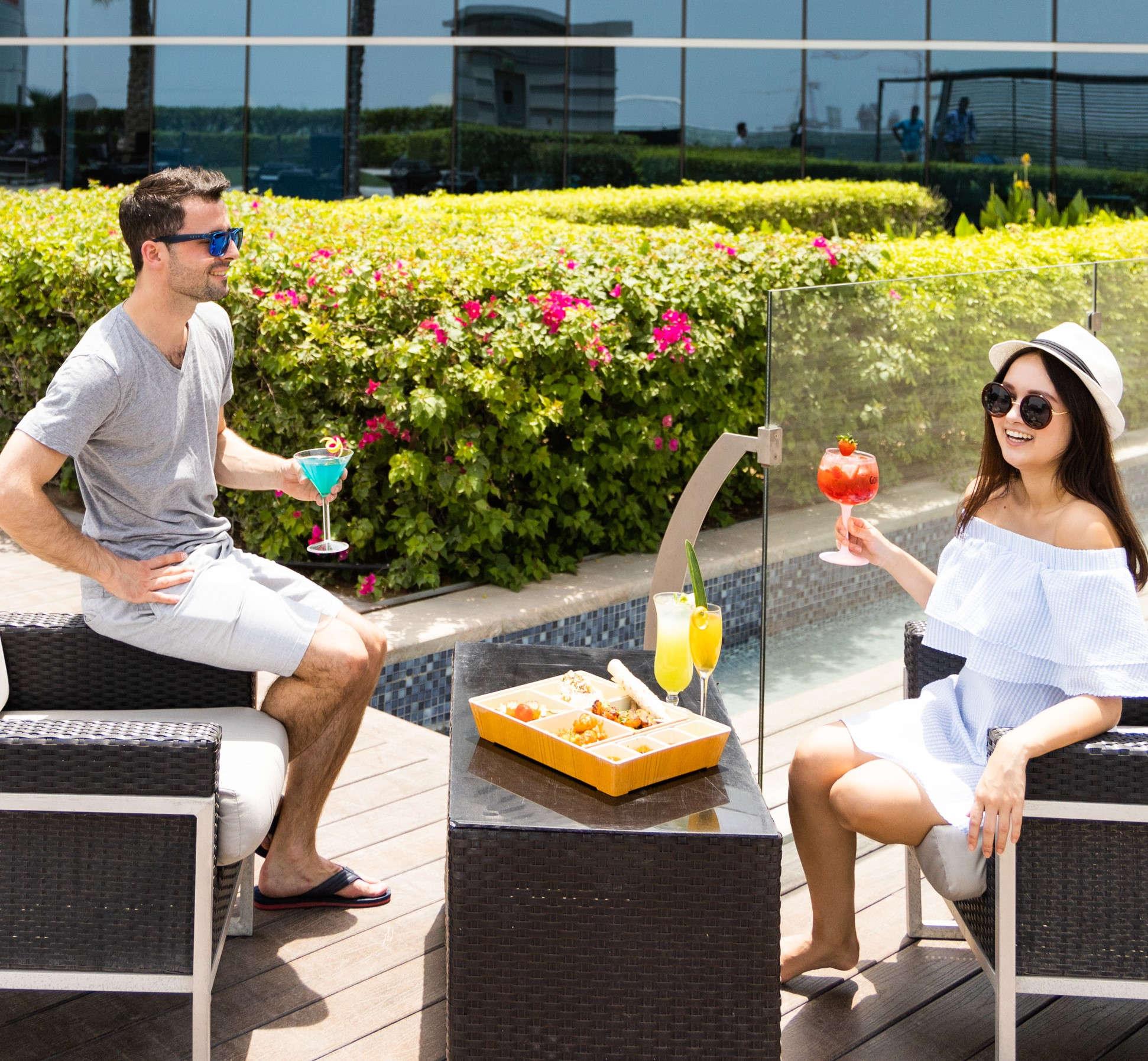 Happy Hour at Aqua