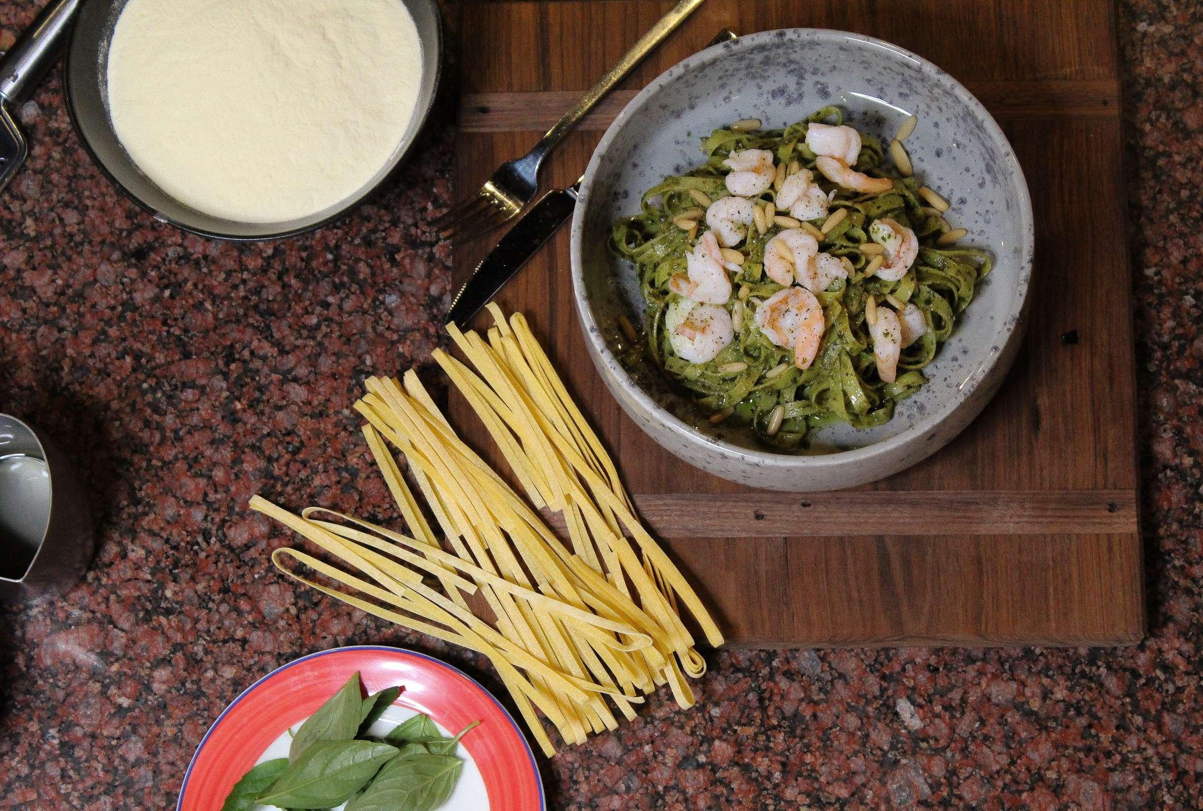 Fettuccini Pesto e Gamberi - An Italian Classic