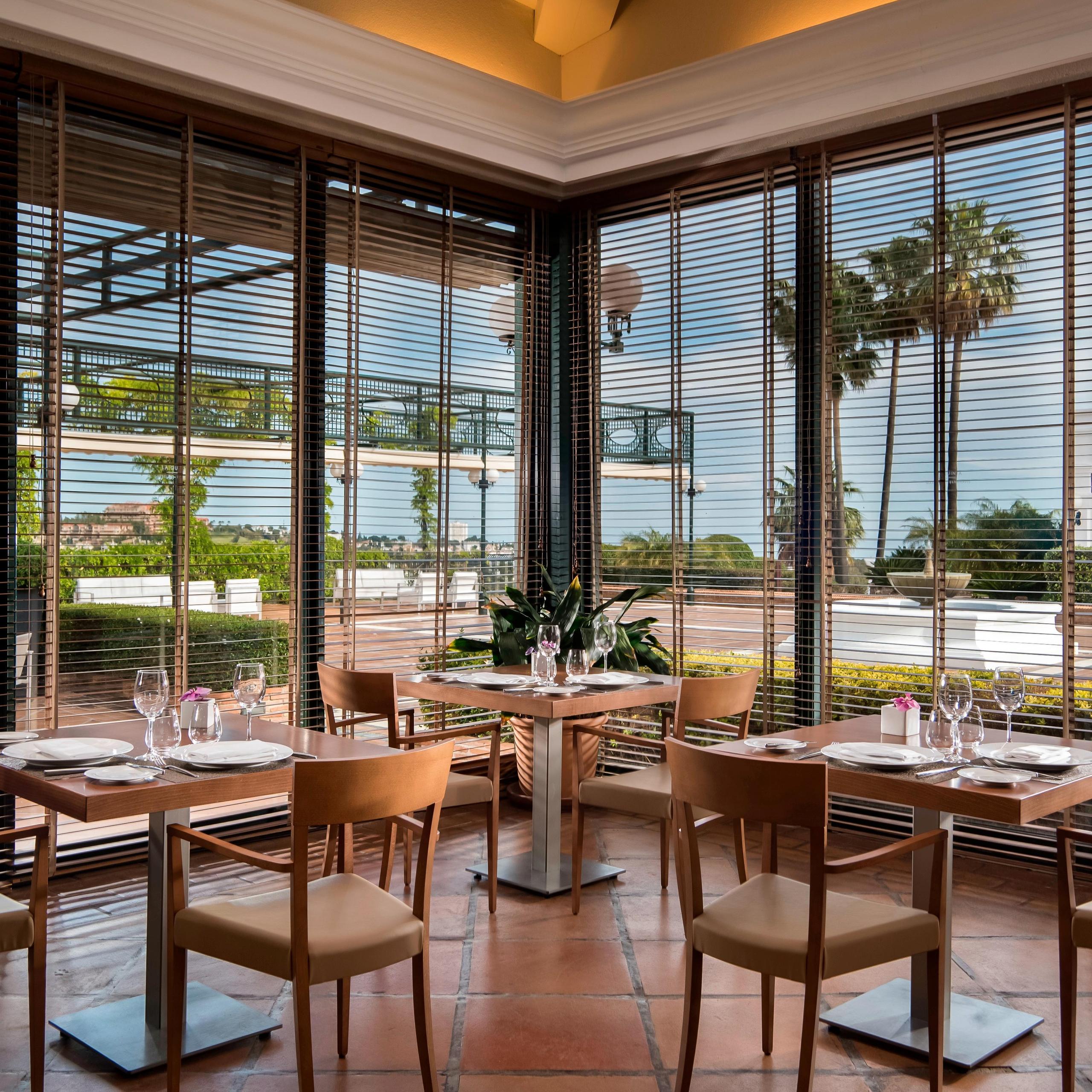 Clubhouse Restaurant & Bar