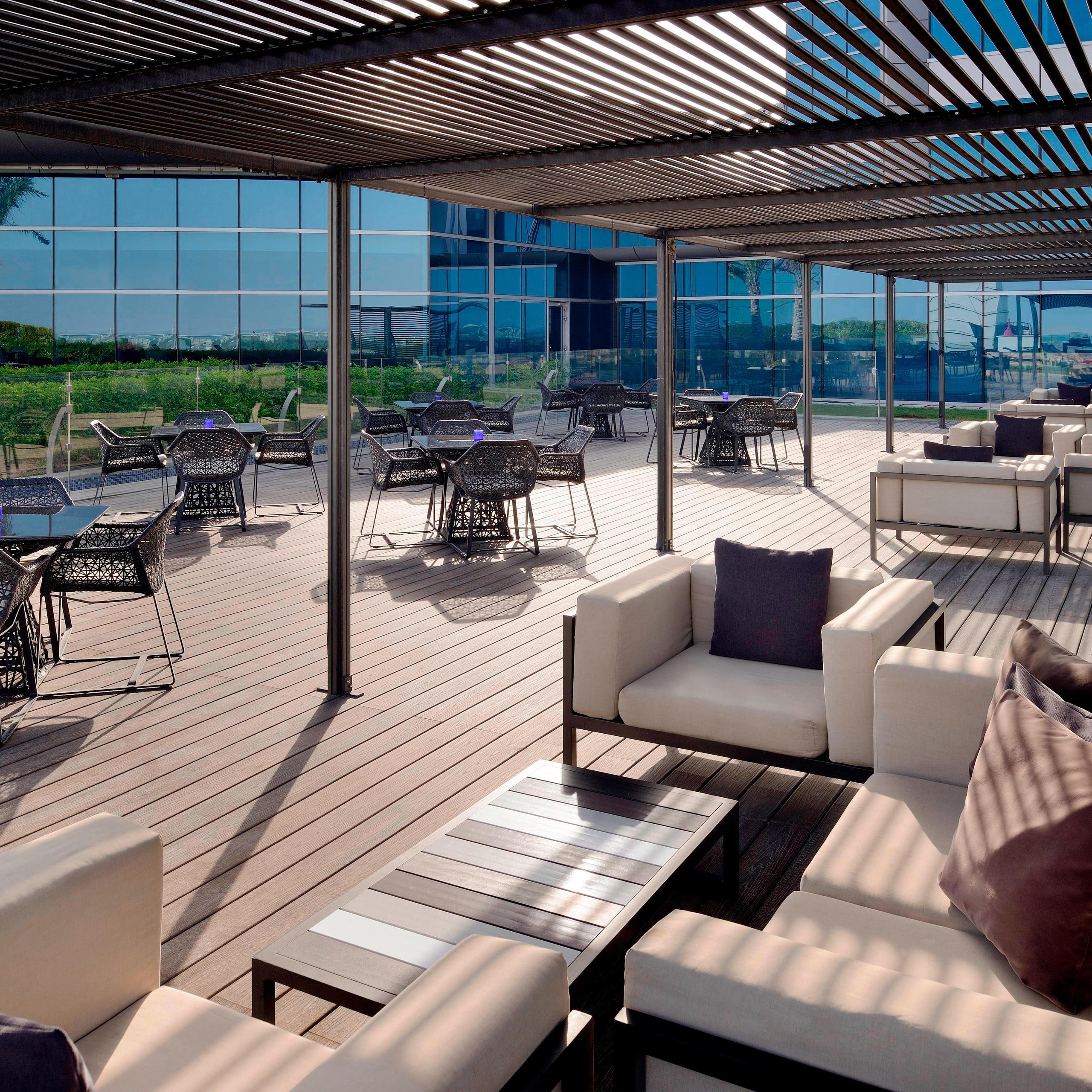 Aqua Poolside Grill and Bar