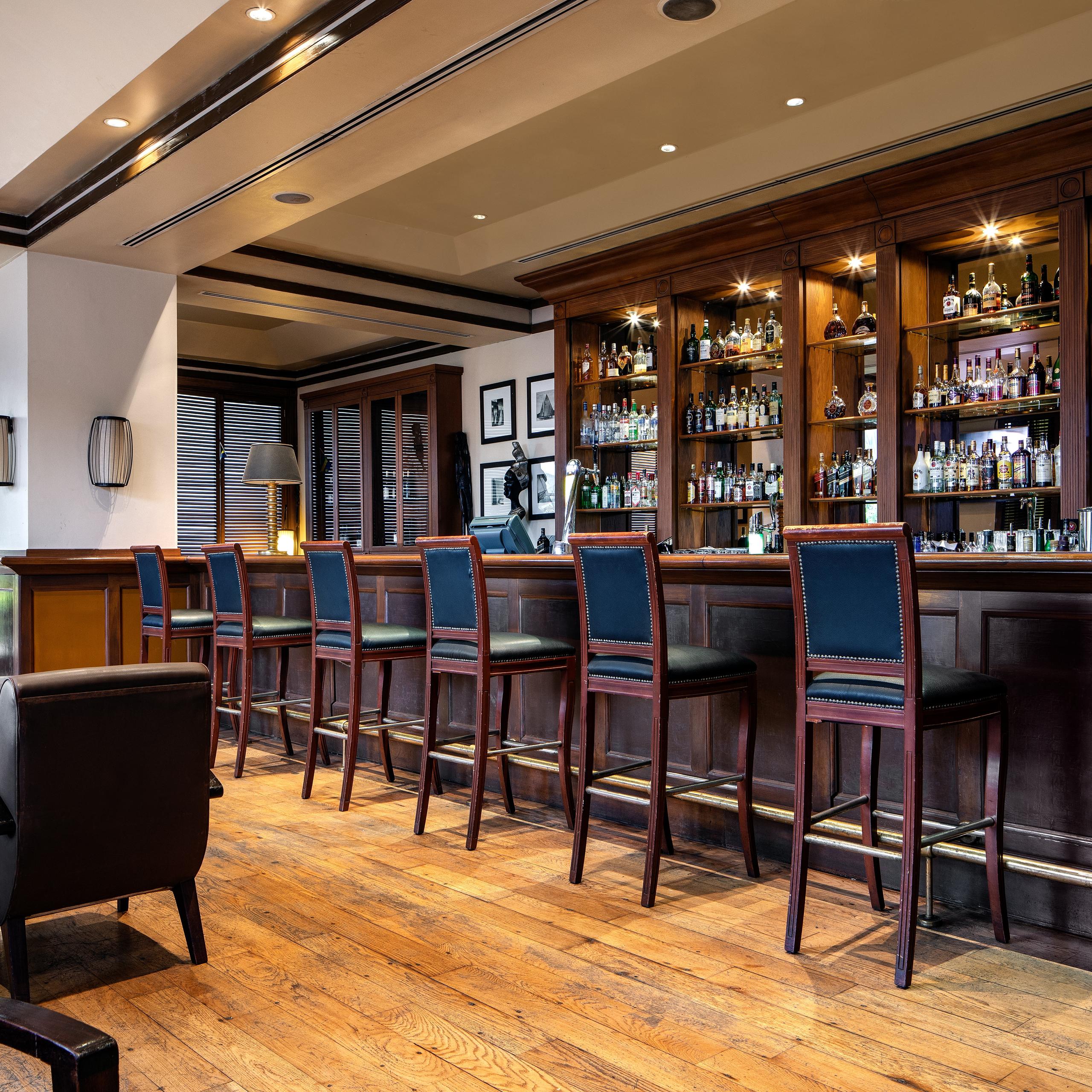 Equator Bar
