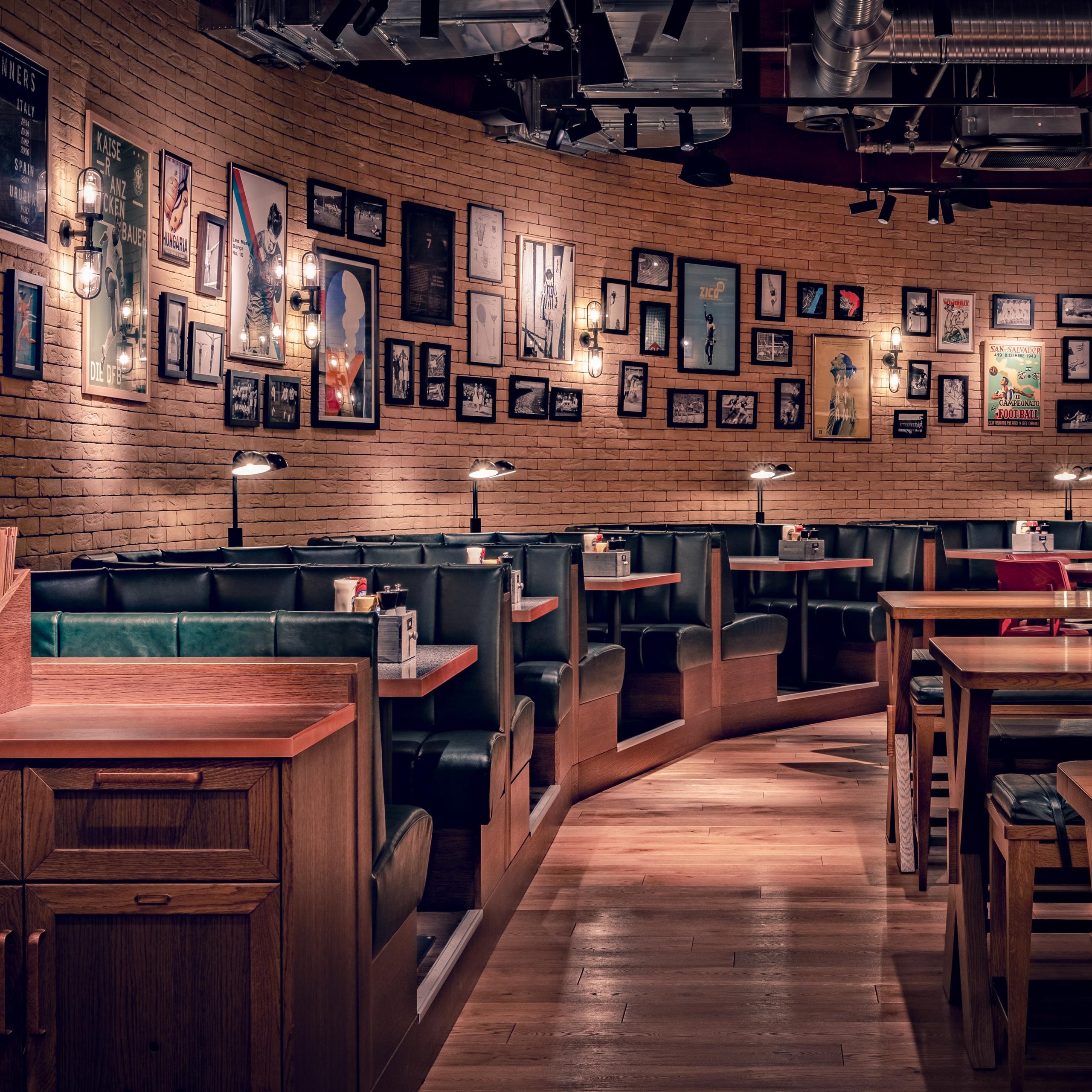 Champions - Bar & Restaurant