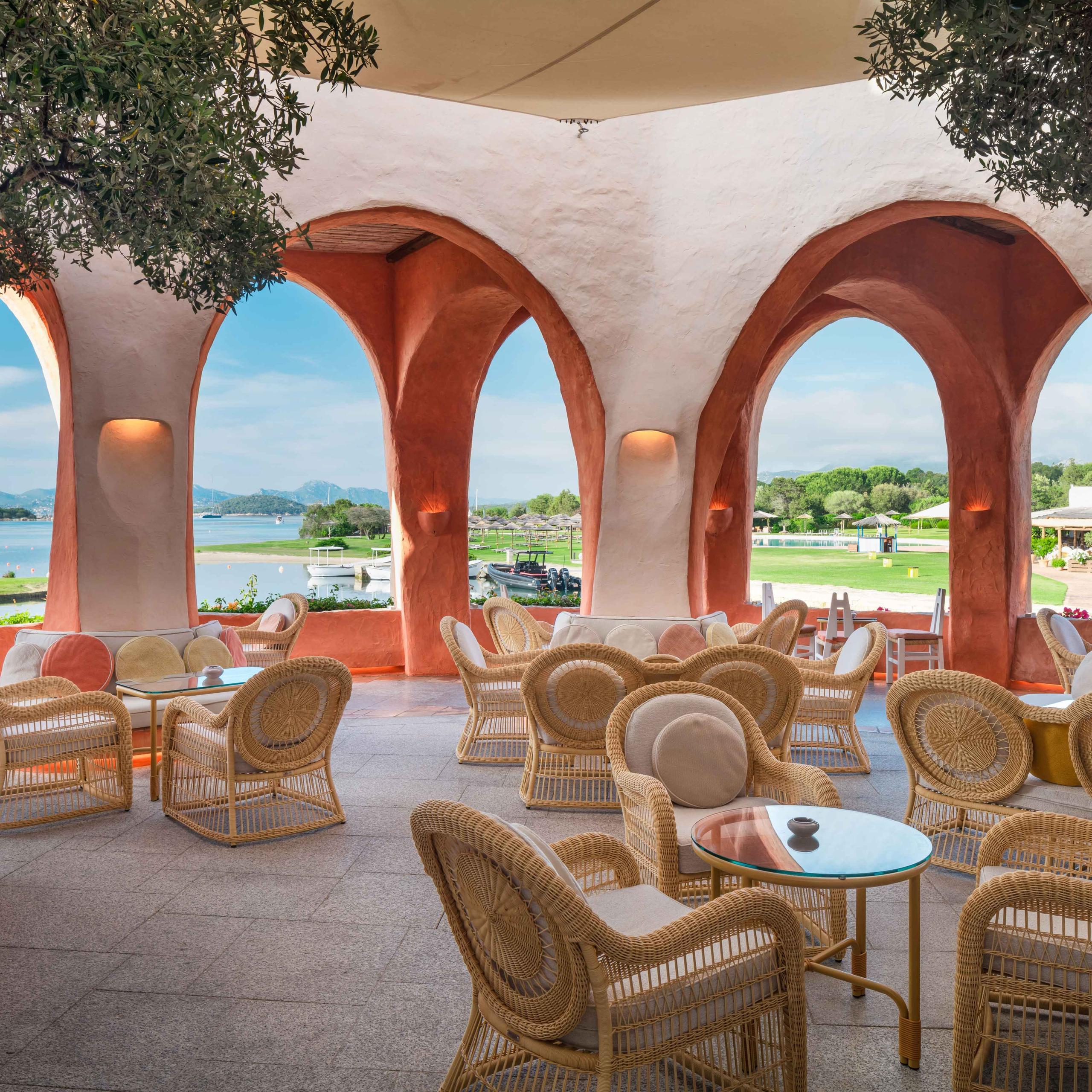 Atrium Bar