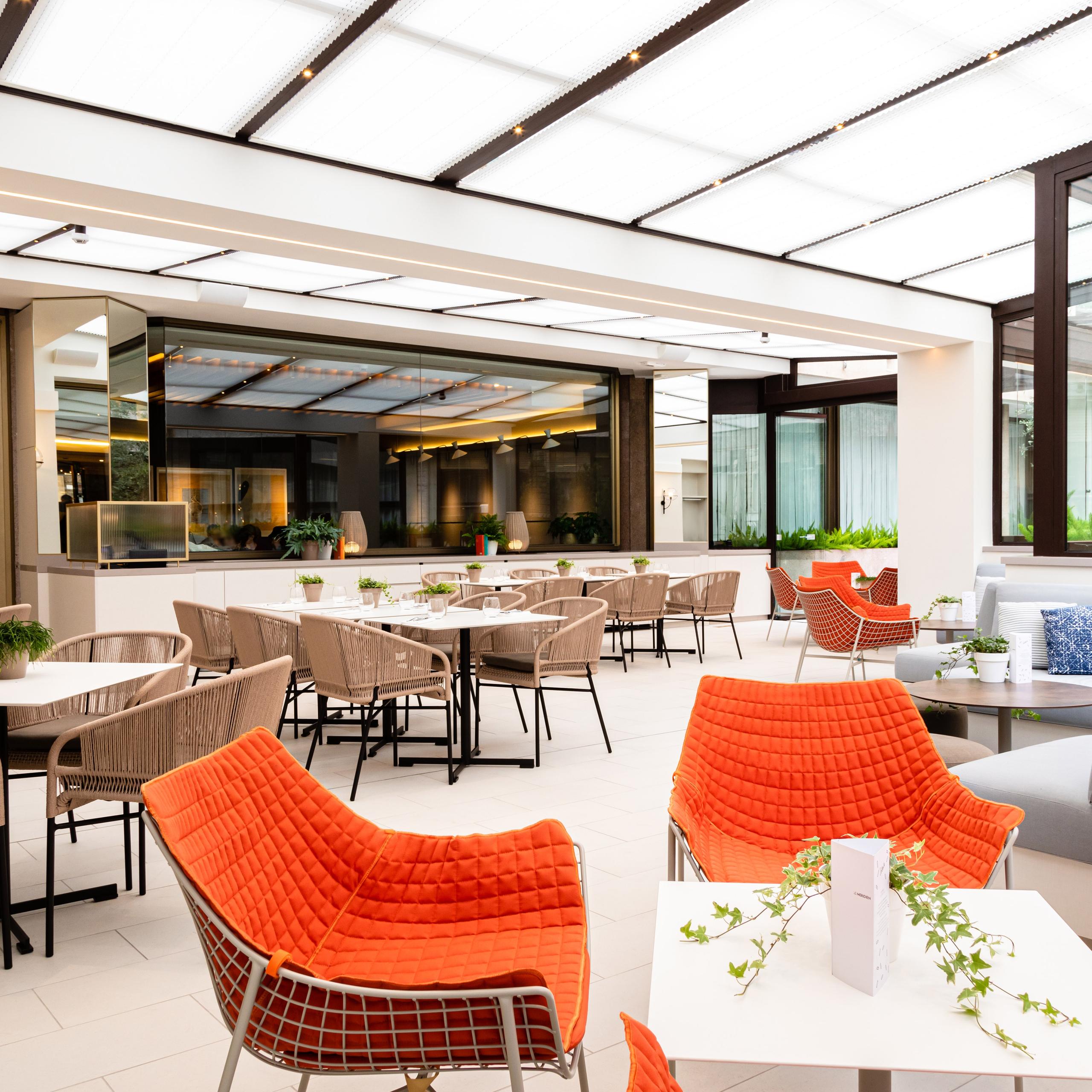 Longitude 12 Bistrot & Jardin