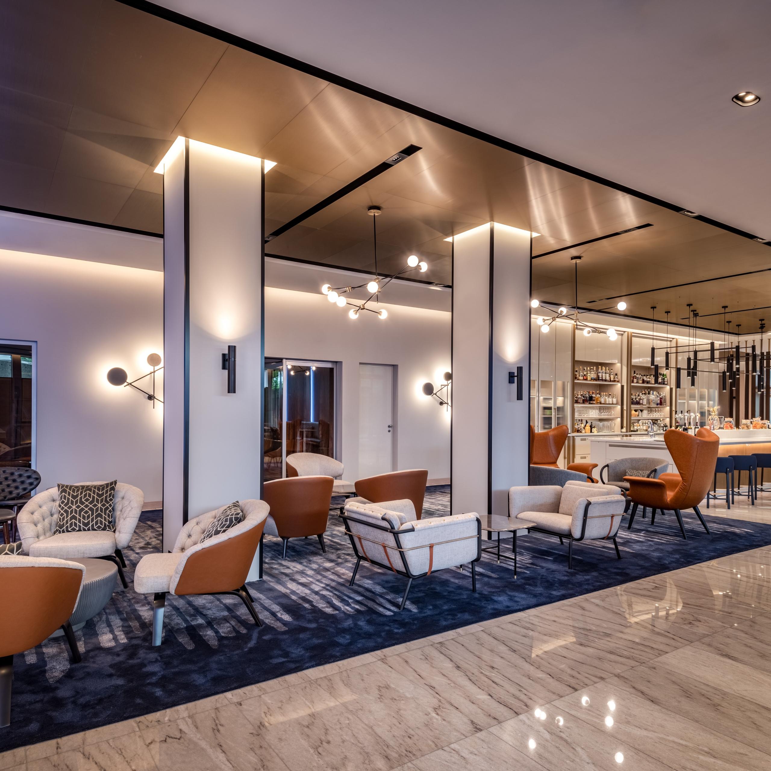 Lenox Bar