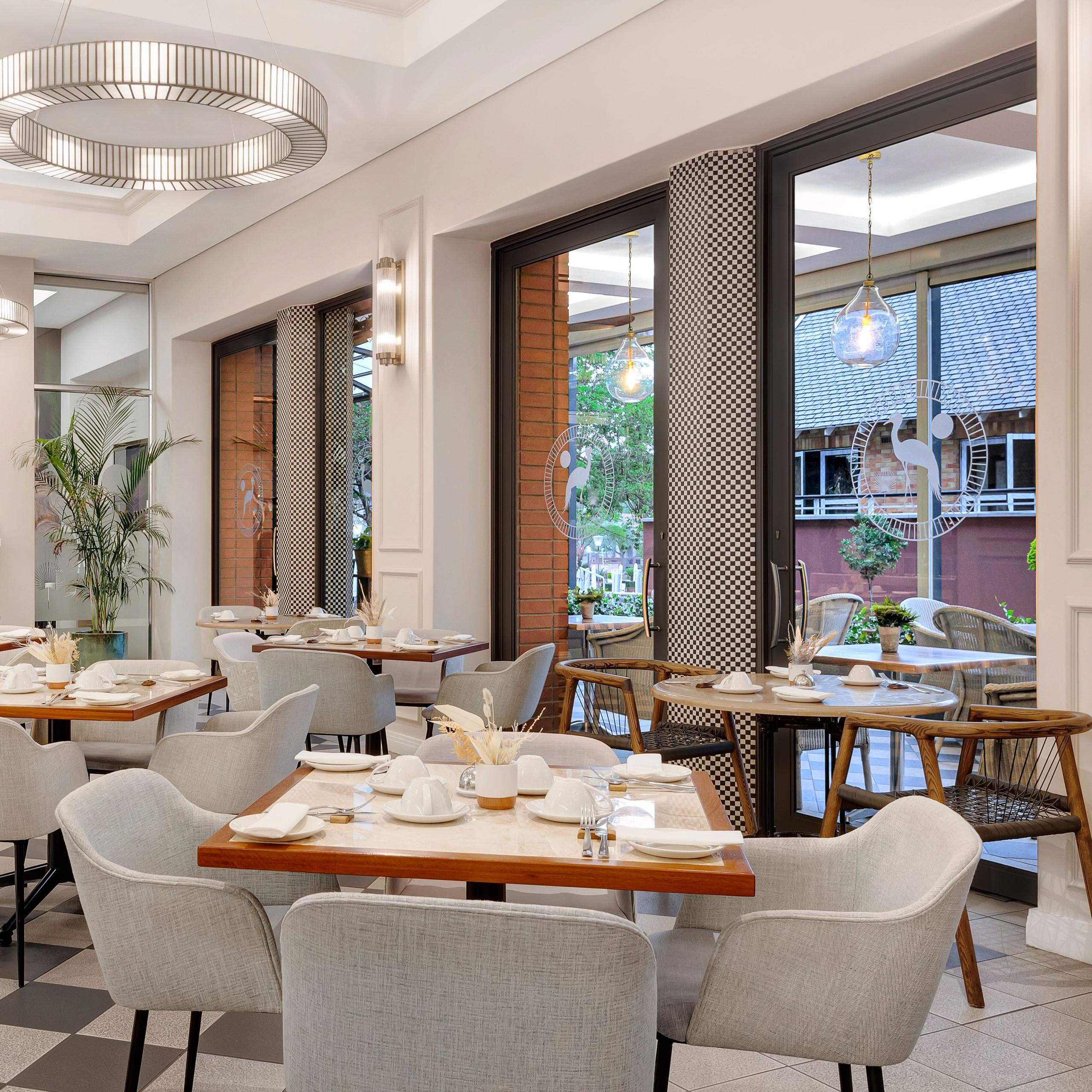 Aduna Bistro