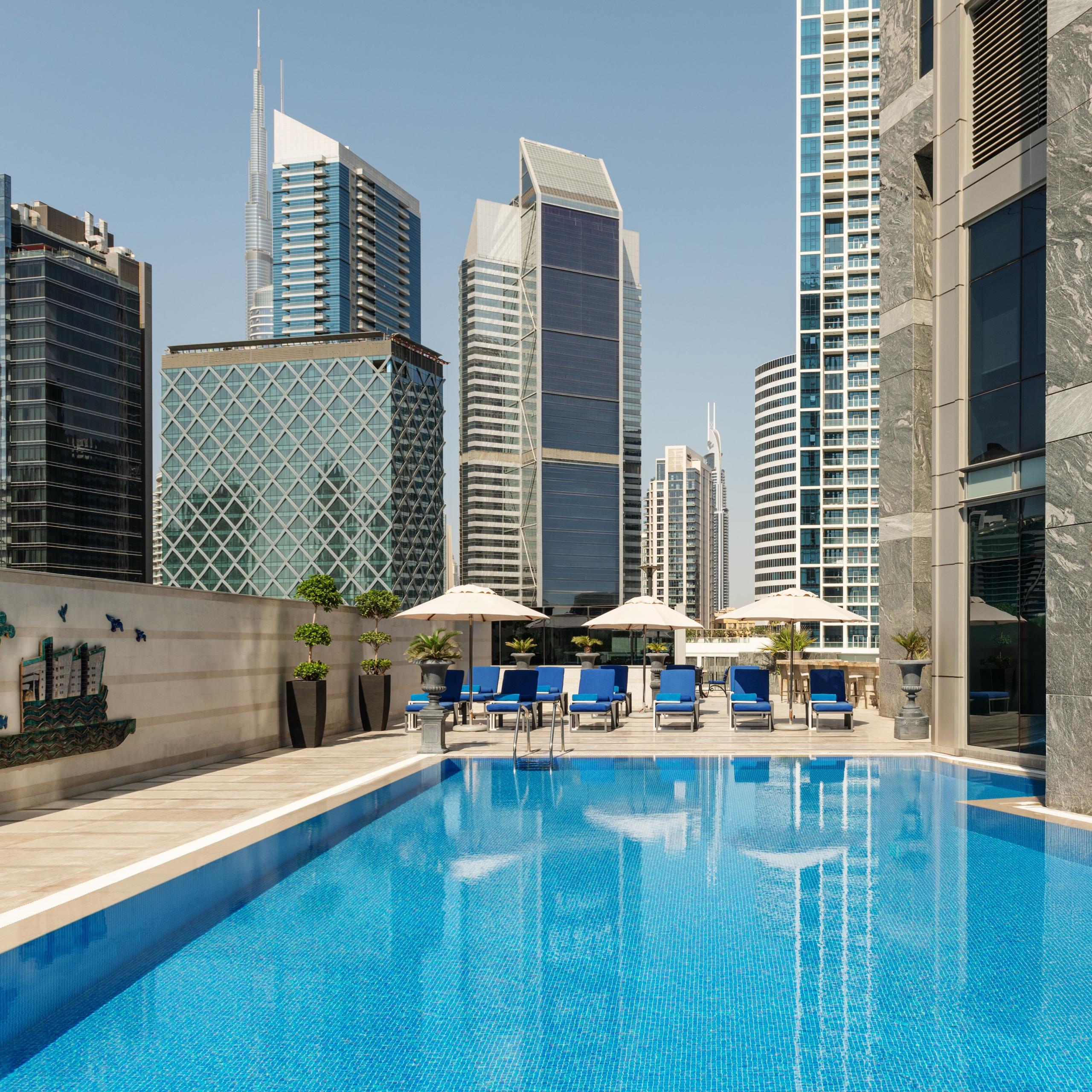 Pool Bar