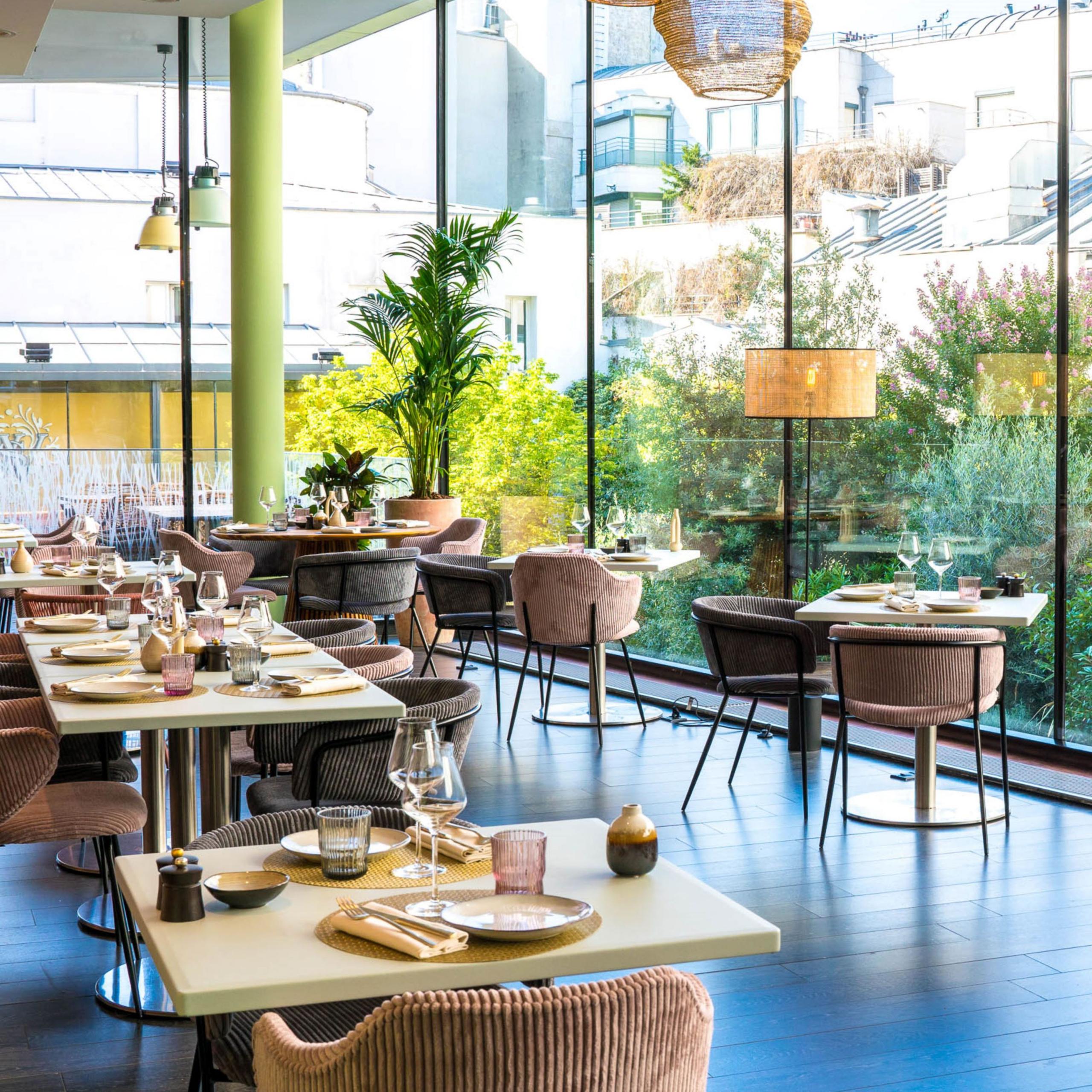 Solis bar & restaurant