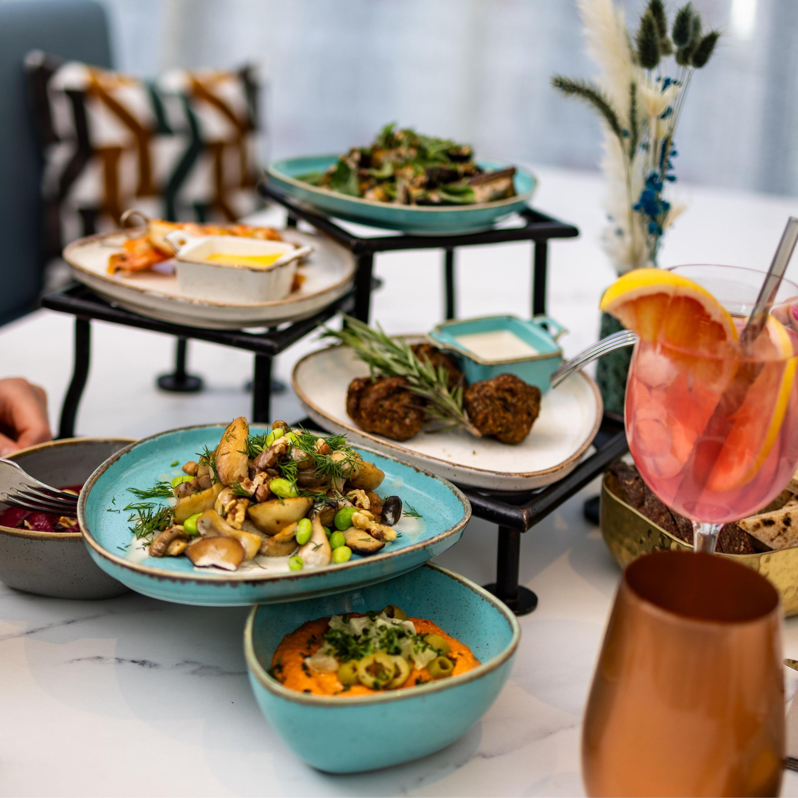 Kitchen & Bar at Courtyard Berlin