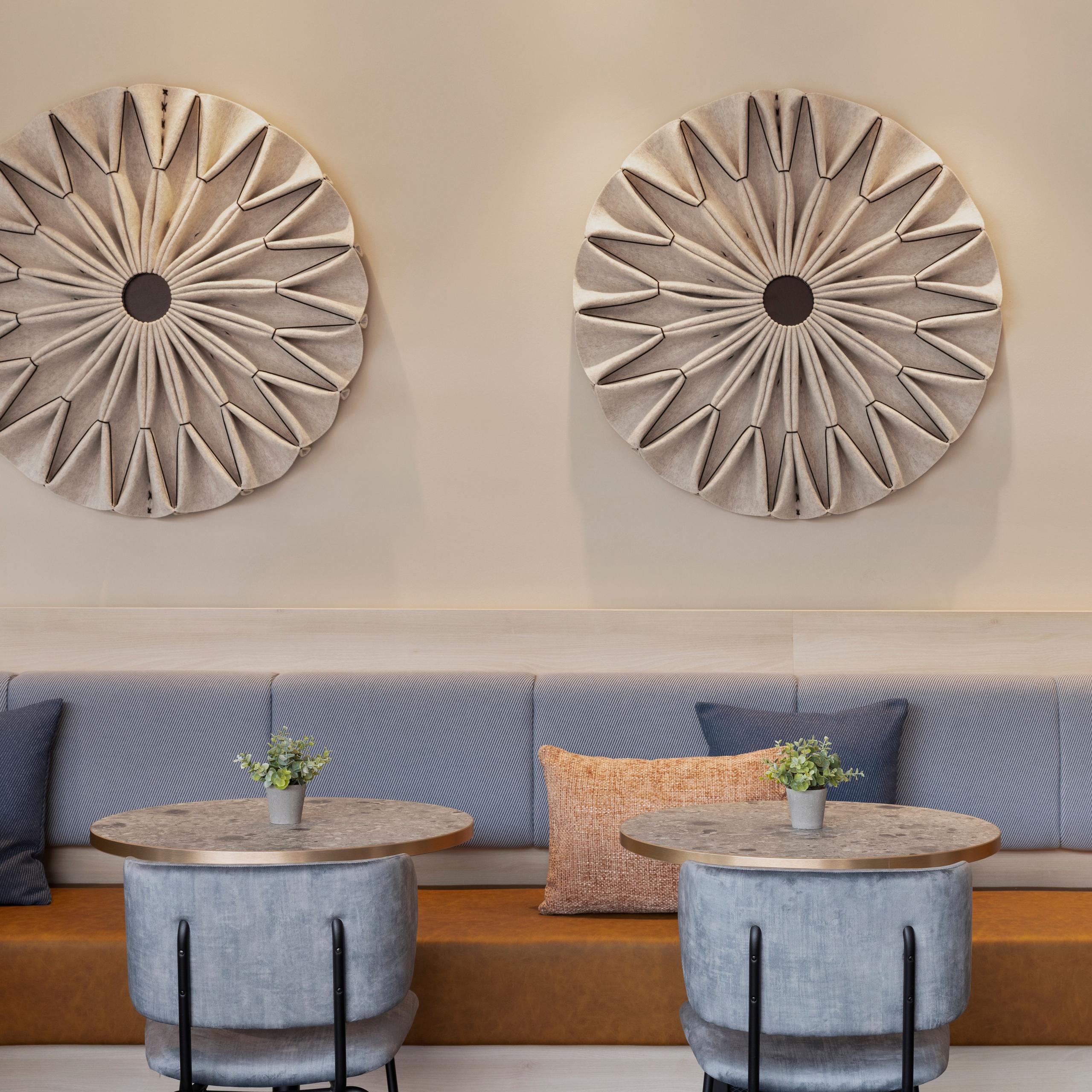 Kitchen and Bar at Courtyard Restaurant 