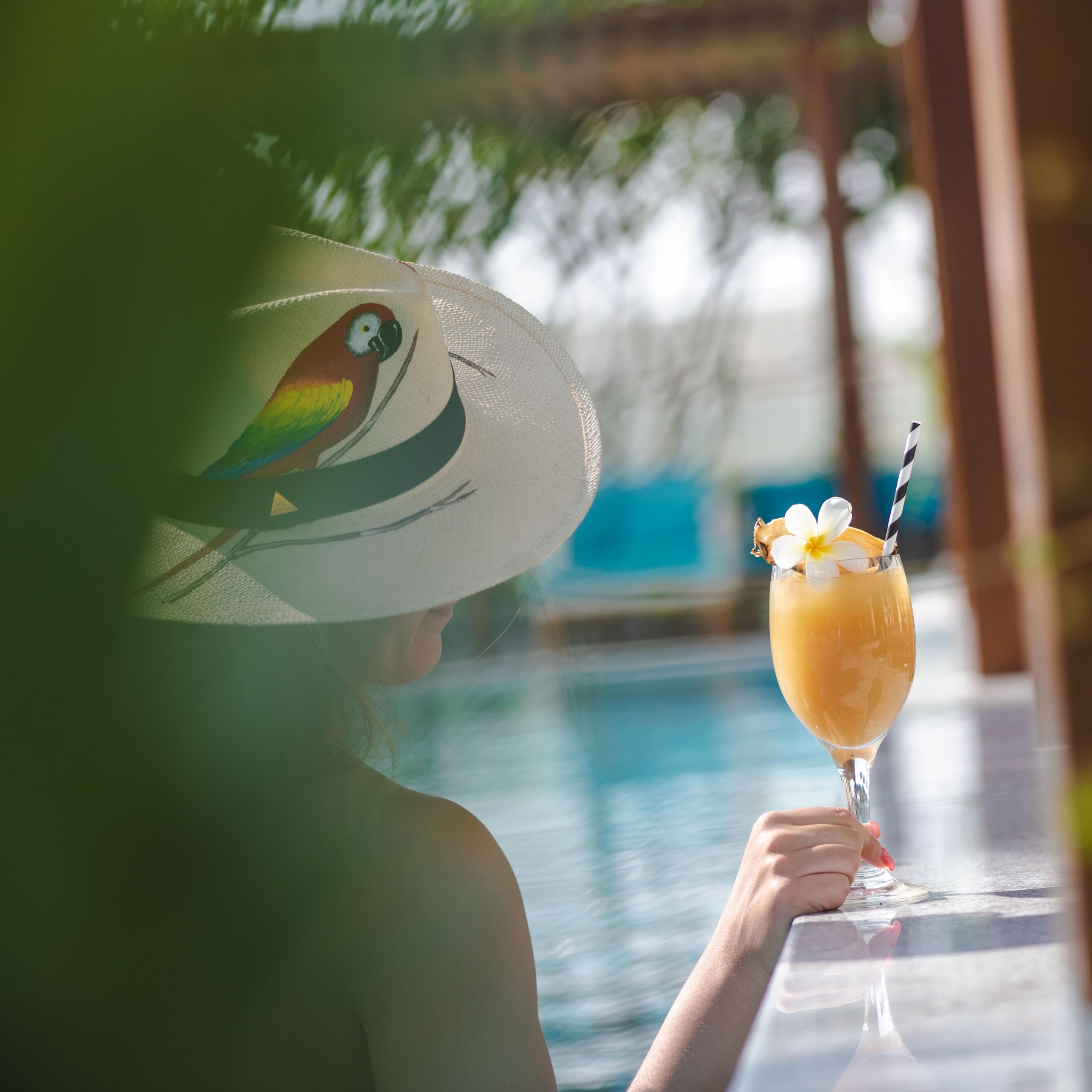 Wa'Ha | Pool Lounge