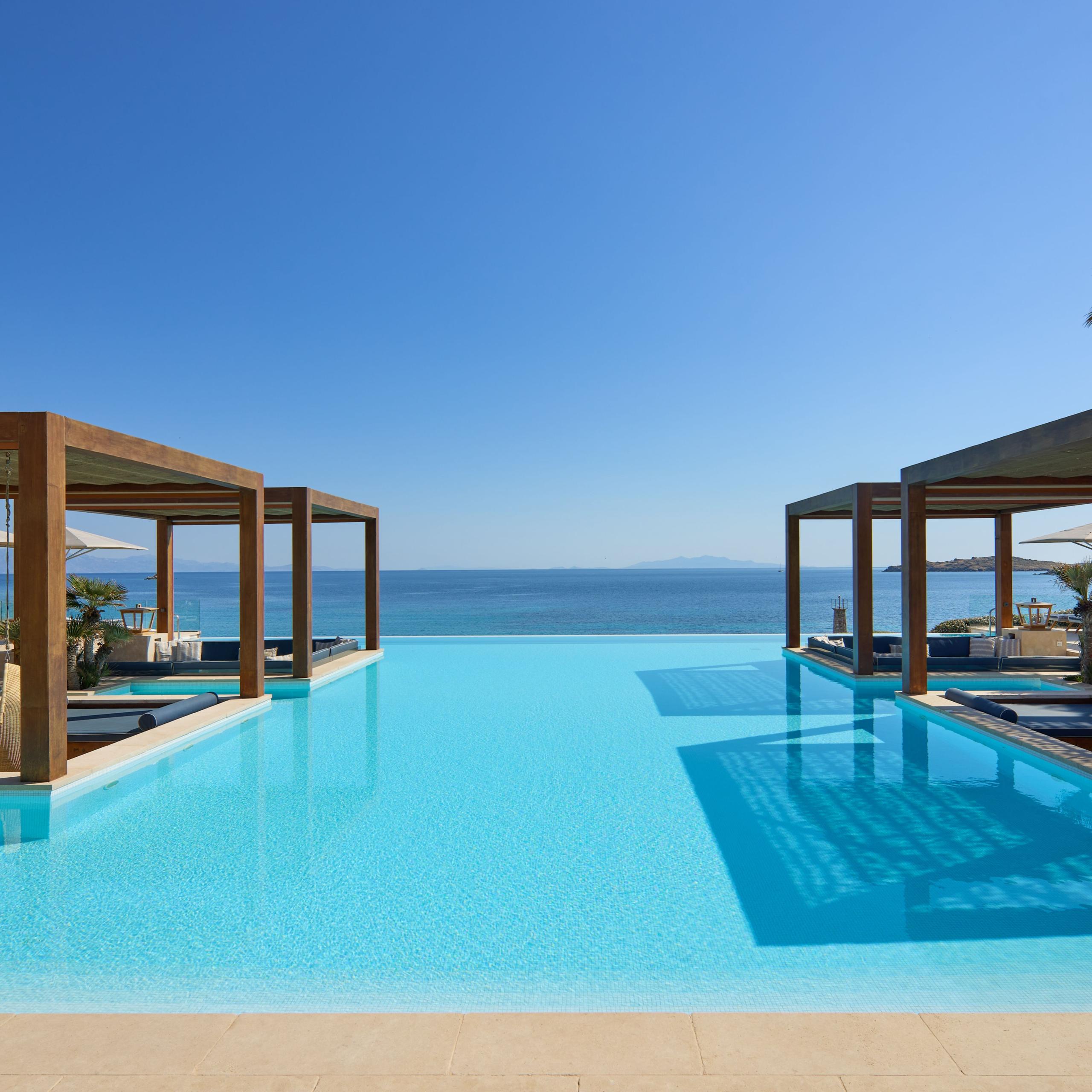 Oasis Pool & Lounge