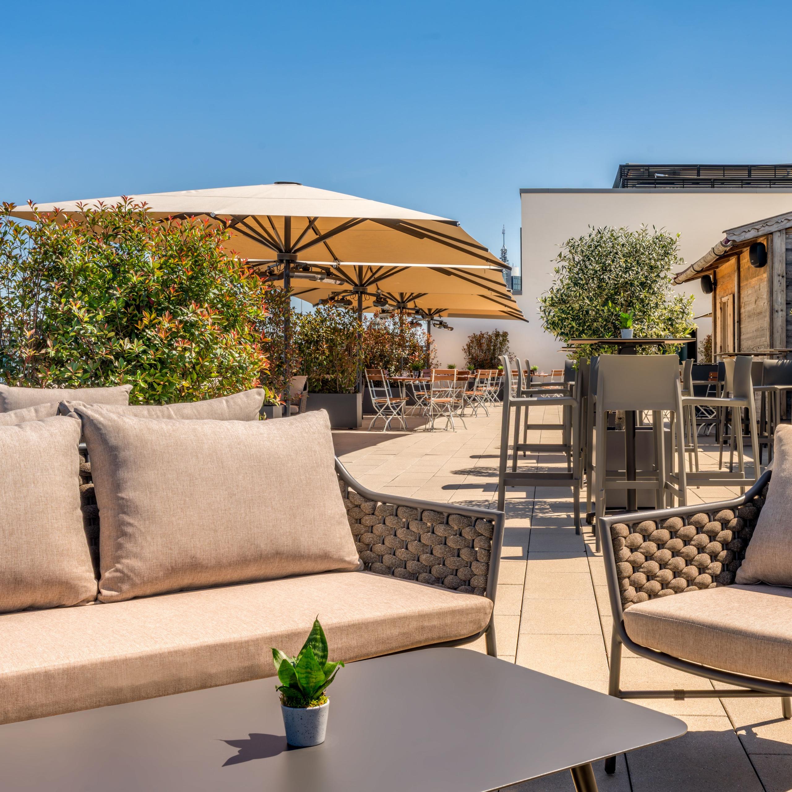 Cloud 6 - Event Terrace
