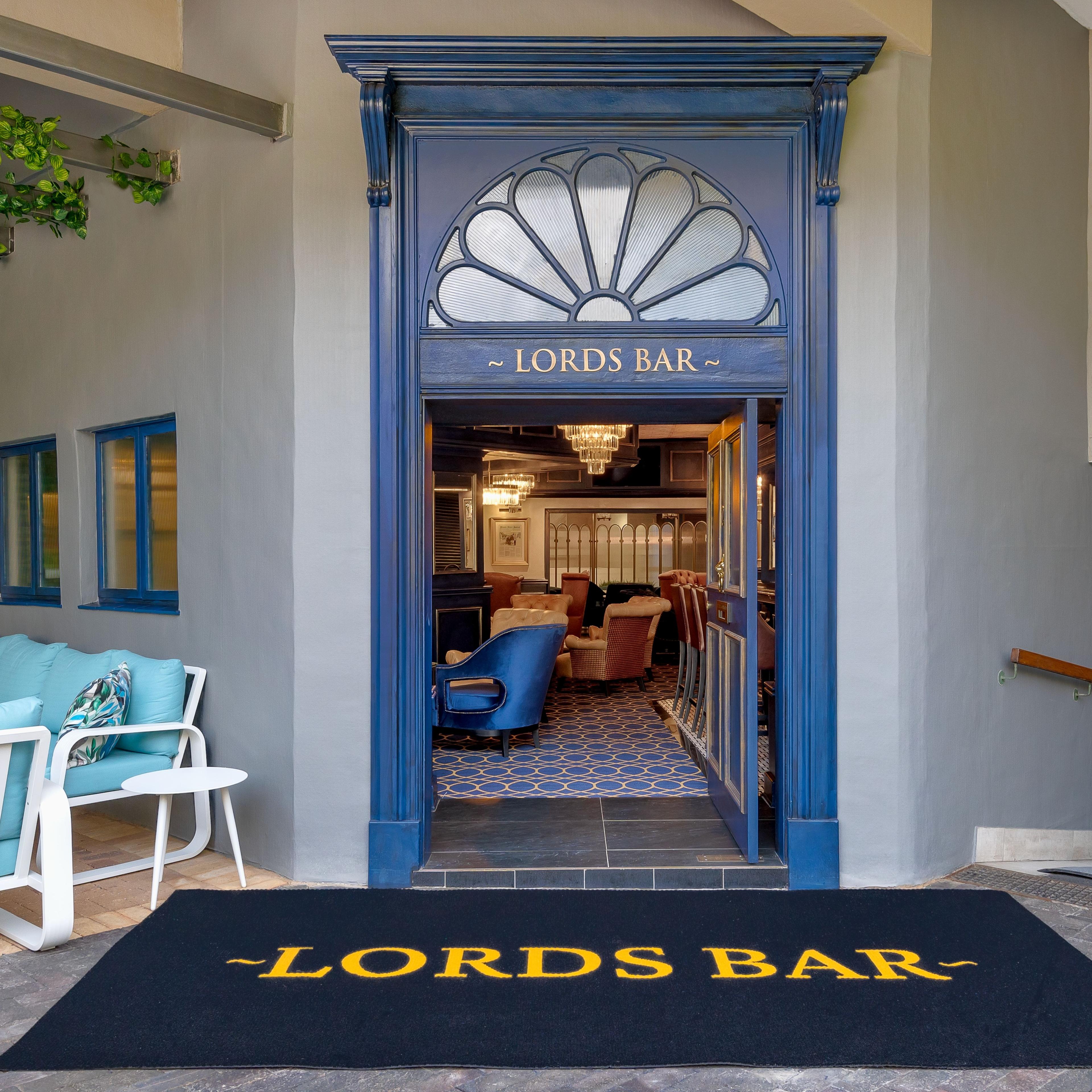 Lords Bar logo