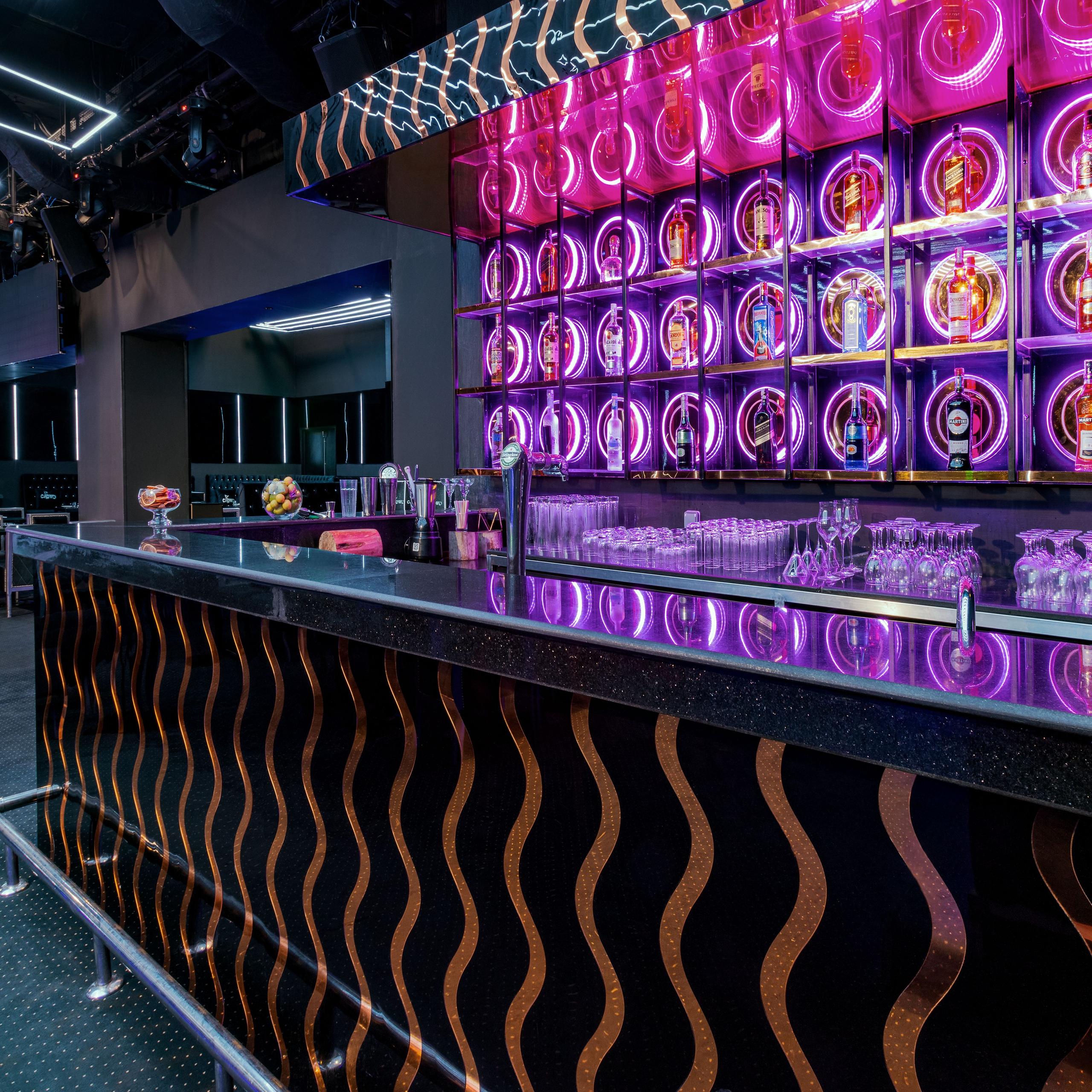 Solitaire Lounge & Club