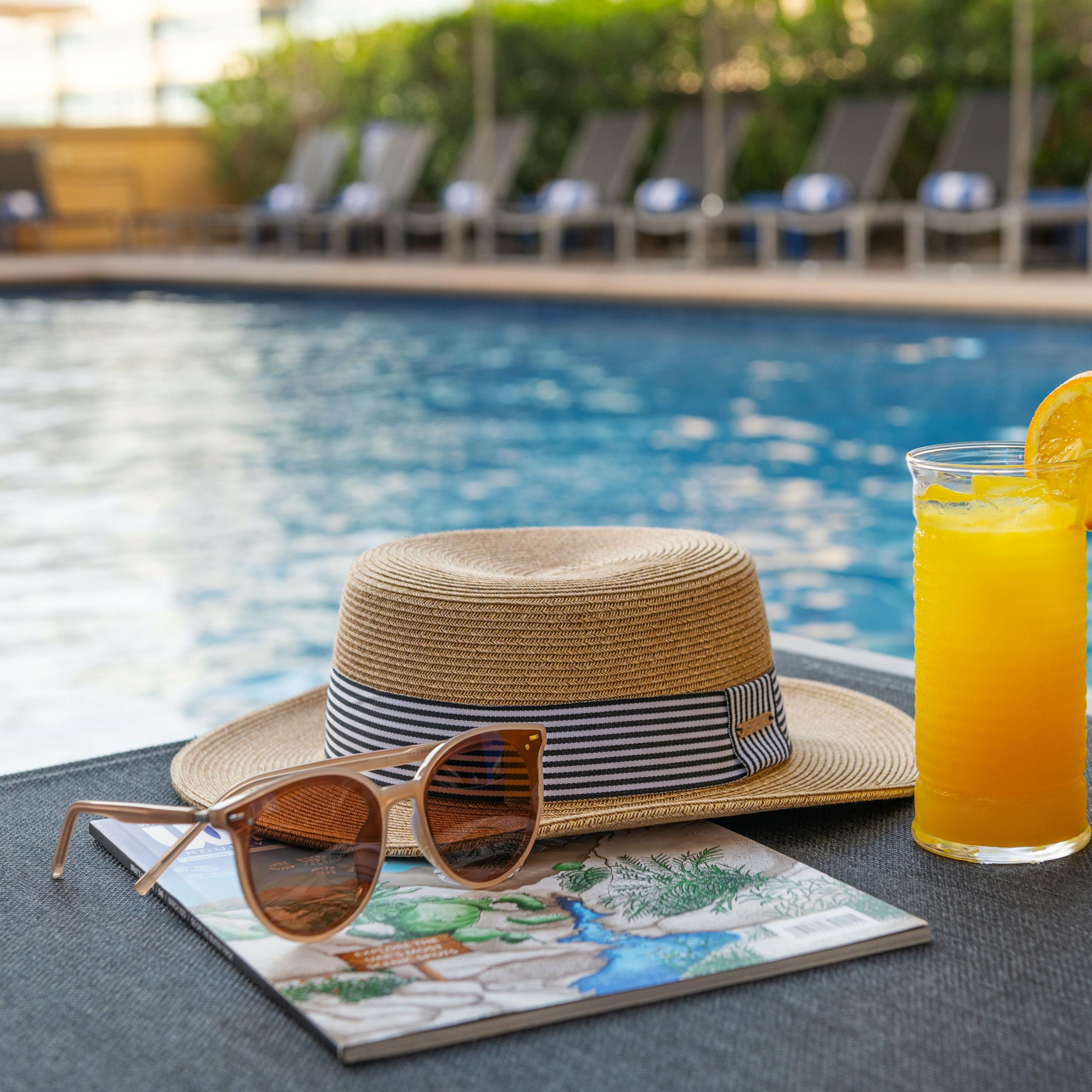 Pool Bar