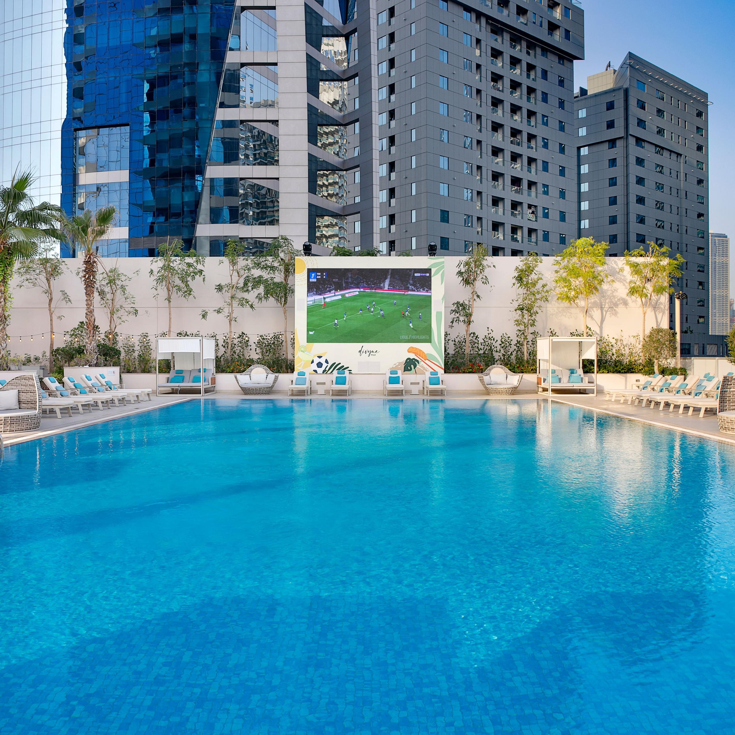 DiVyne Pool & Bar