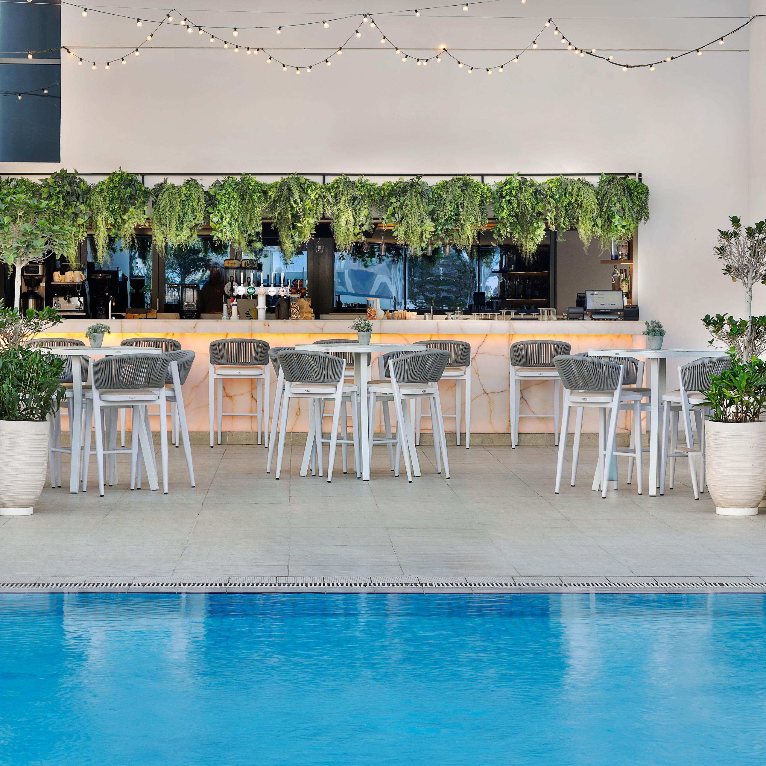 DiVyne Pool & Bar