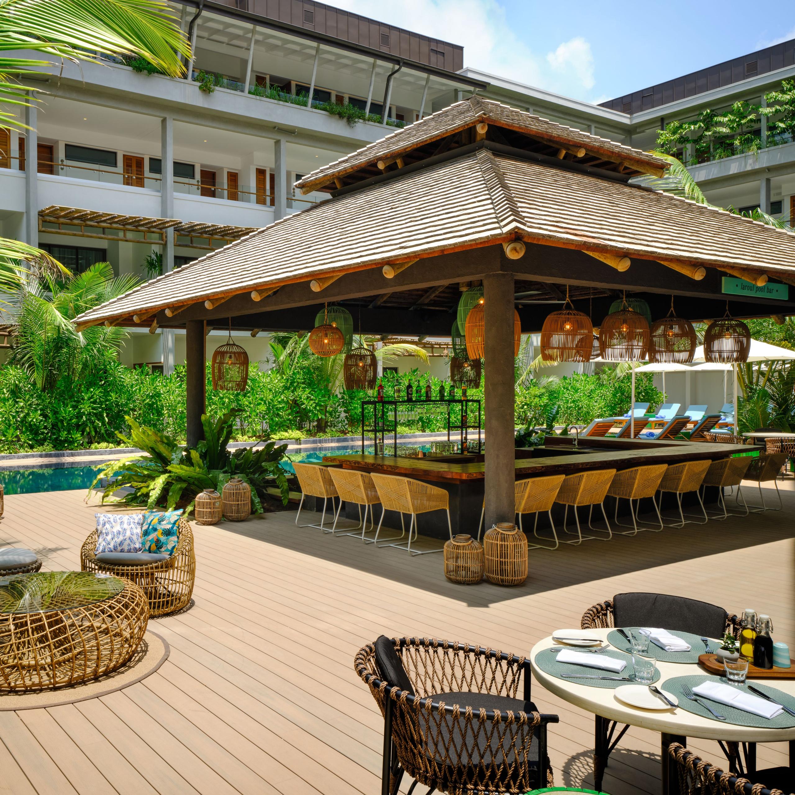 laroul Pool Bar