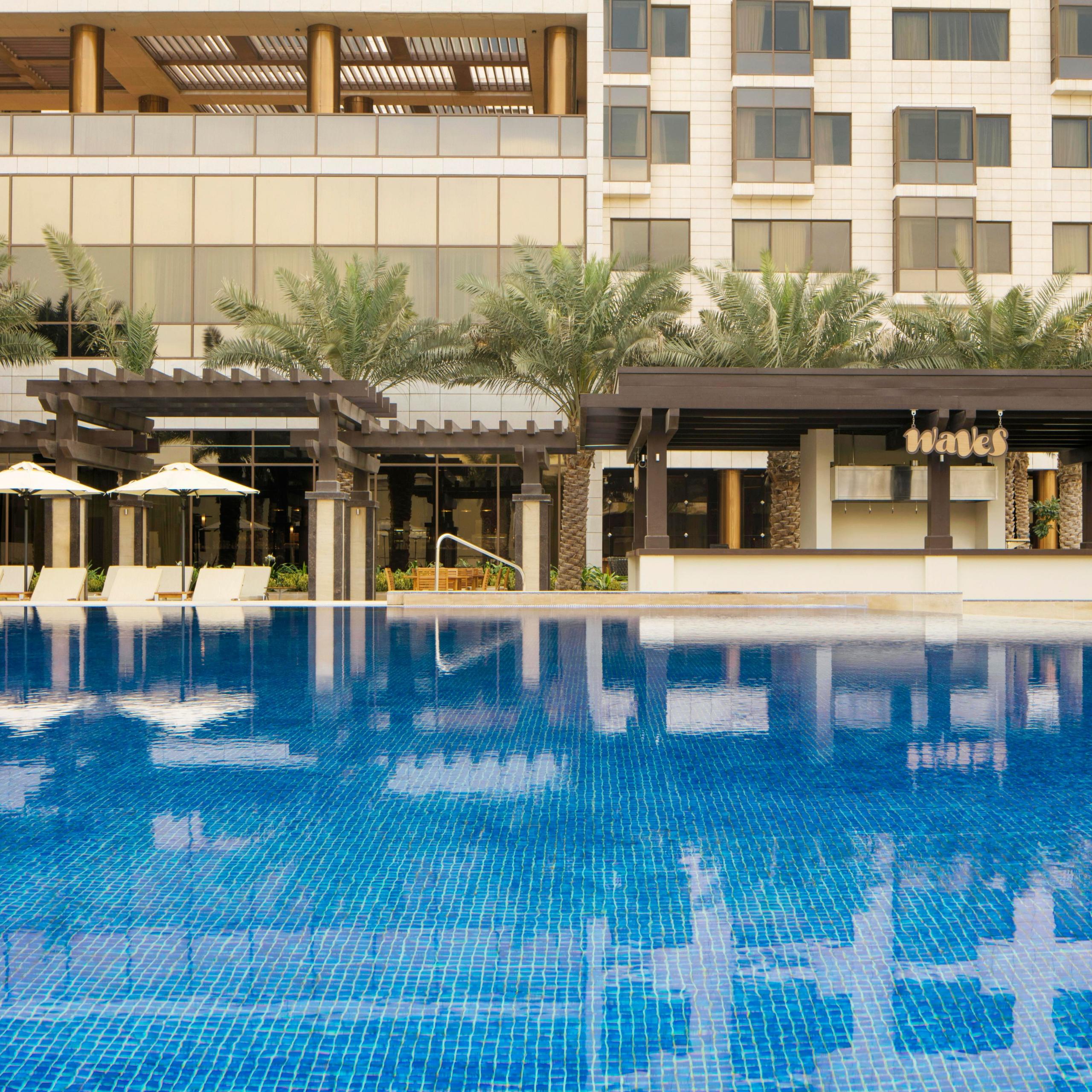 Waves Pool Bar