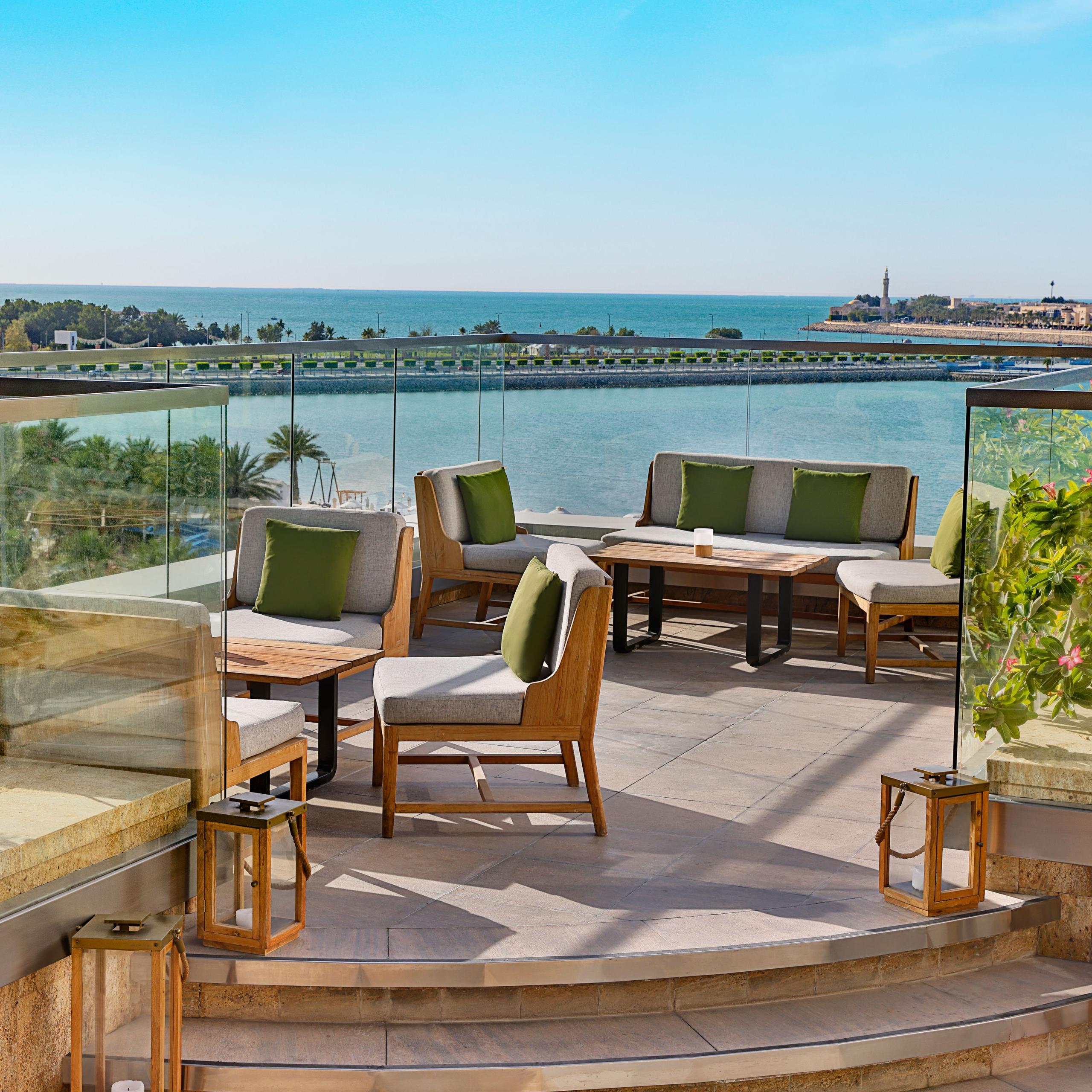 Azura Panoramic Lounge