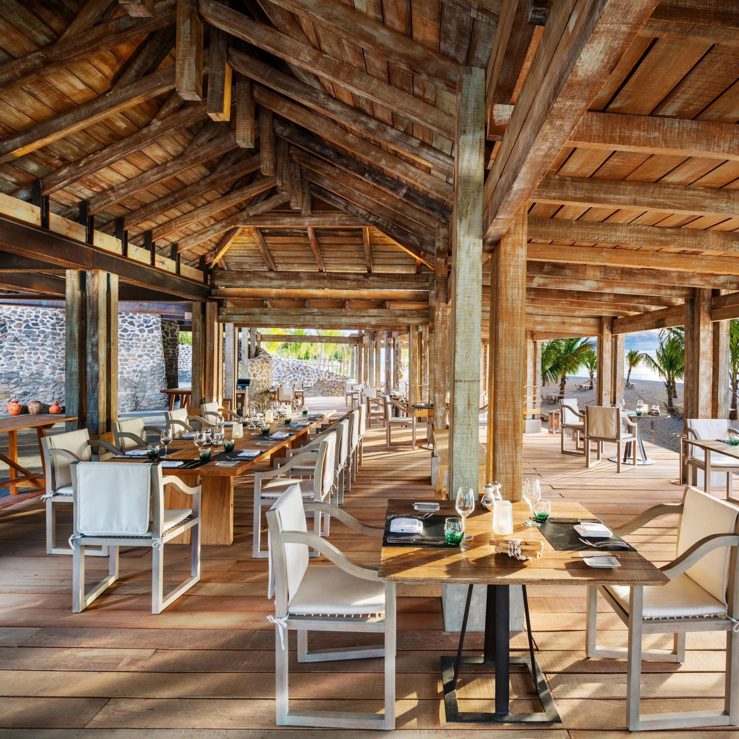 The Boathouse - Beach Grill