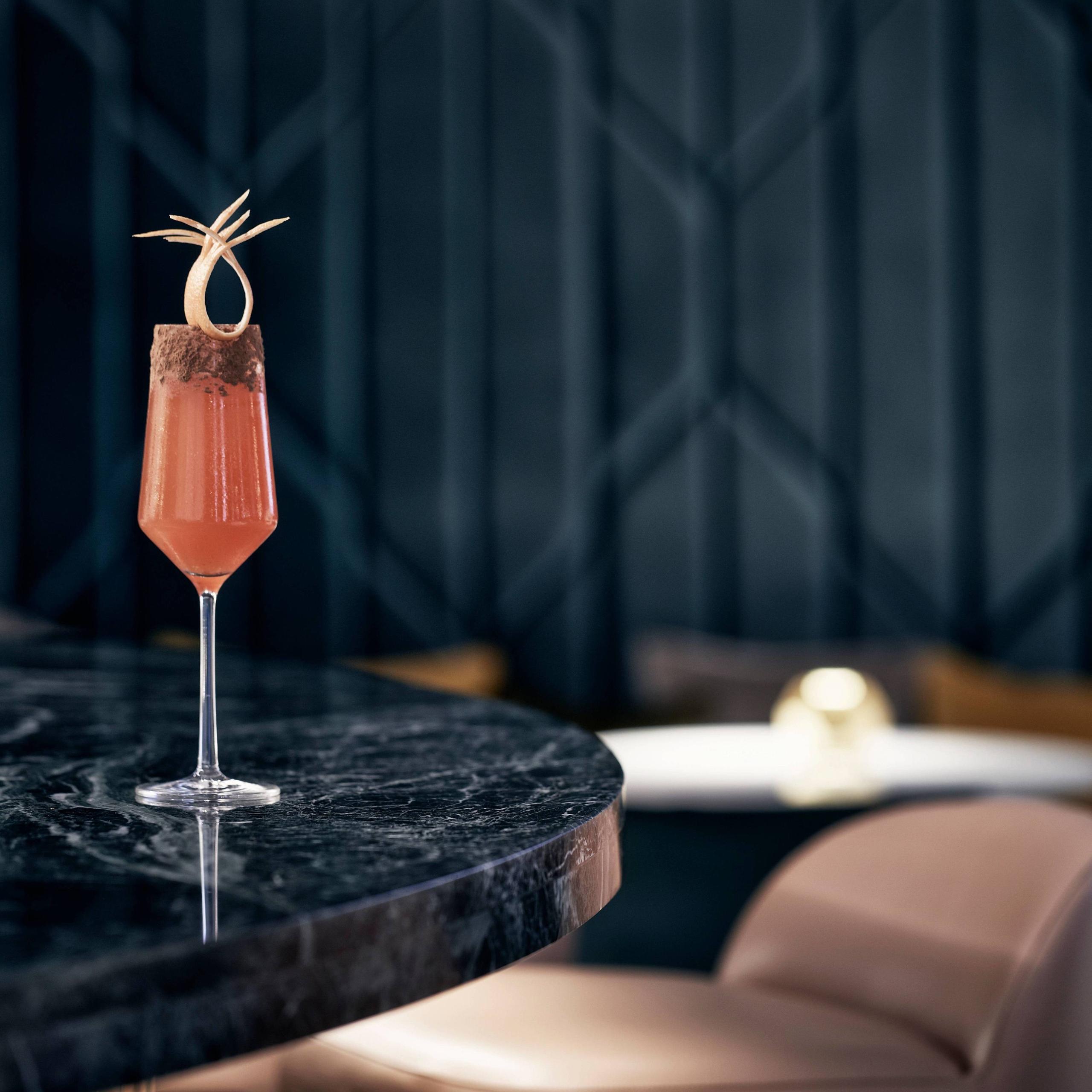 Plato Bar & Lounge
