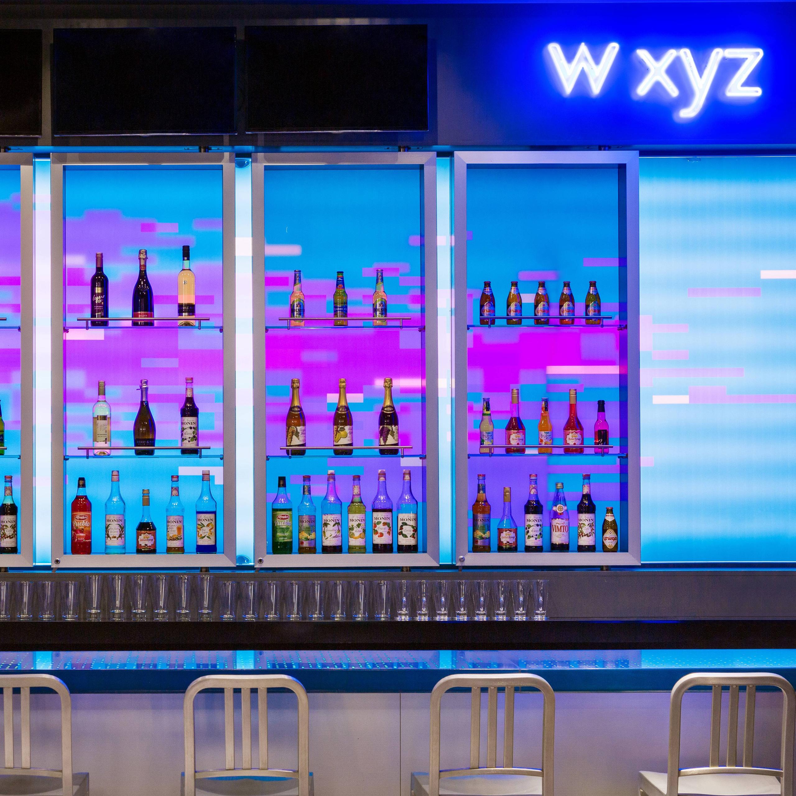 W XYZ(SM) bar